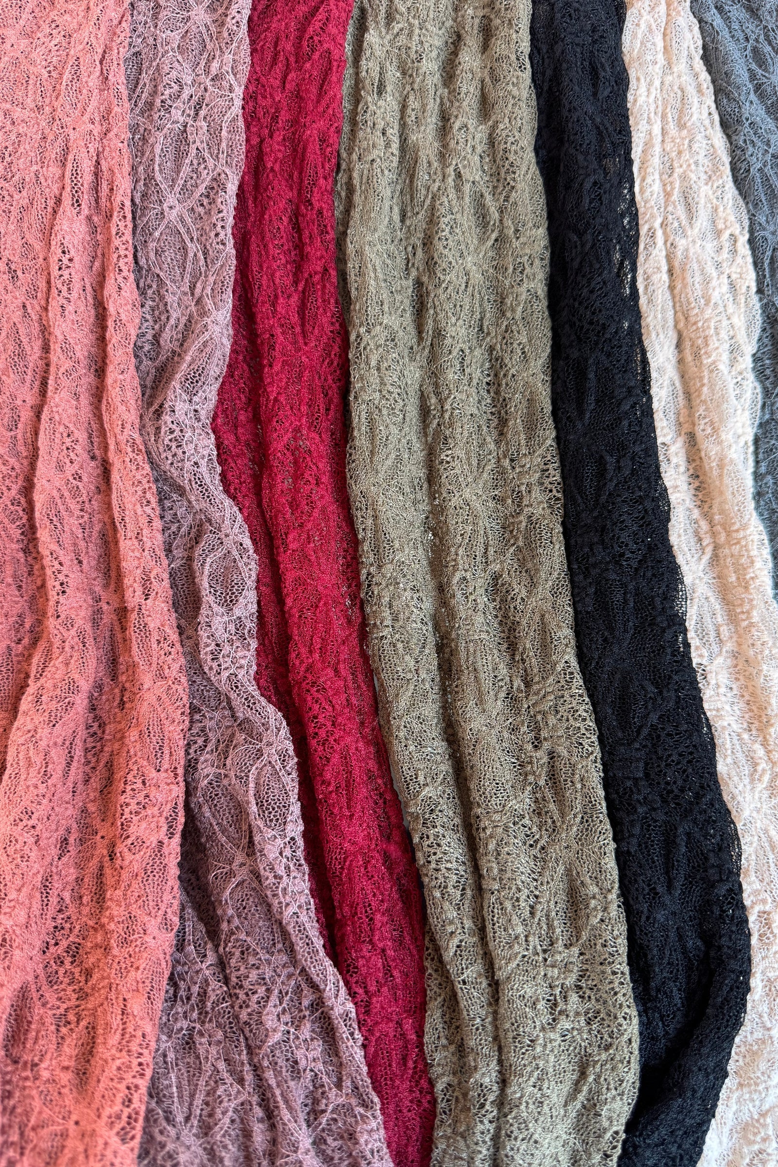 PRE-ORDER: Jolie Lace Thumbhole Top
