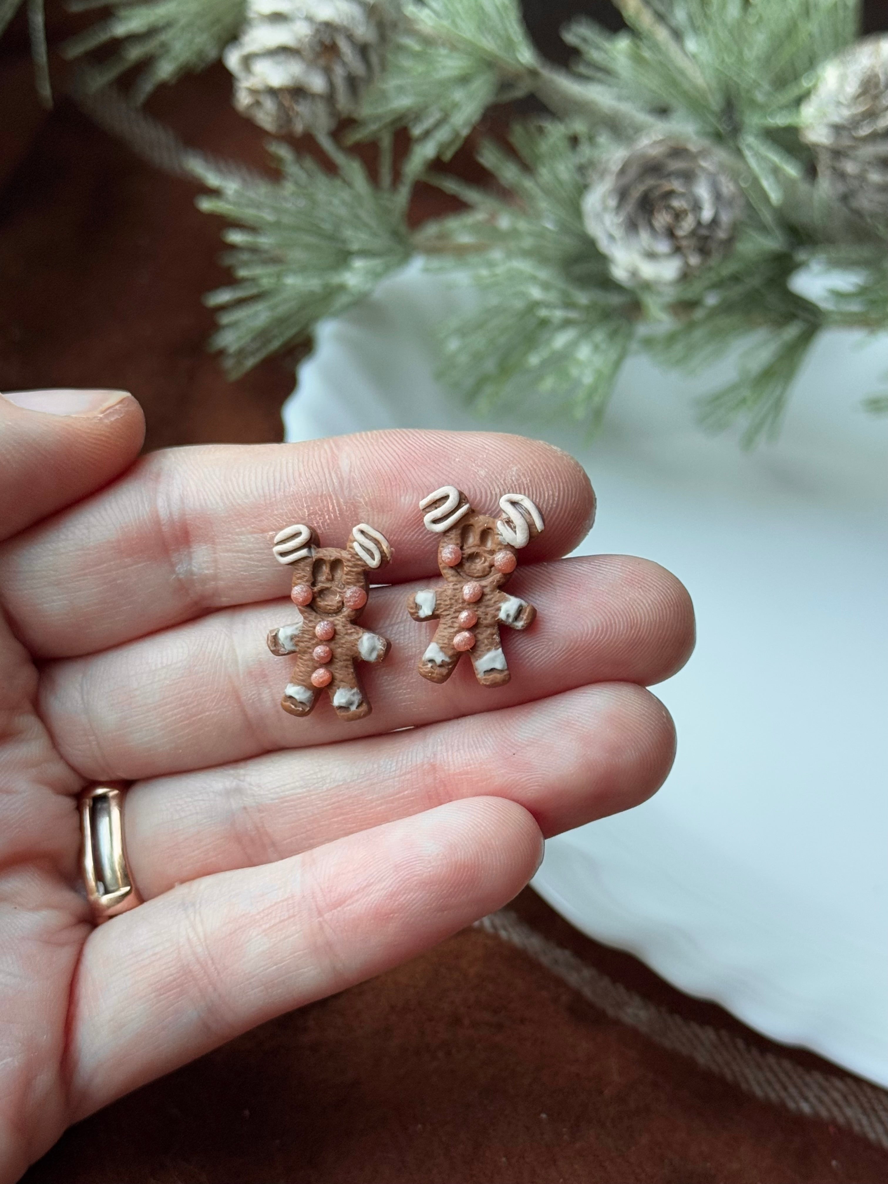 Gingerbread Mouse Studs