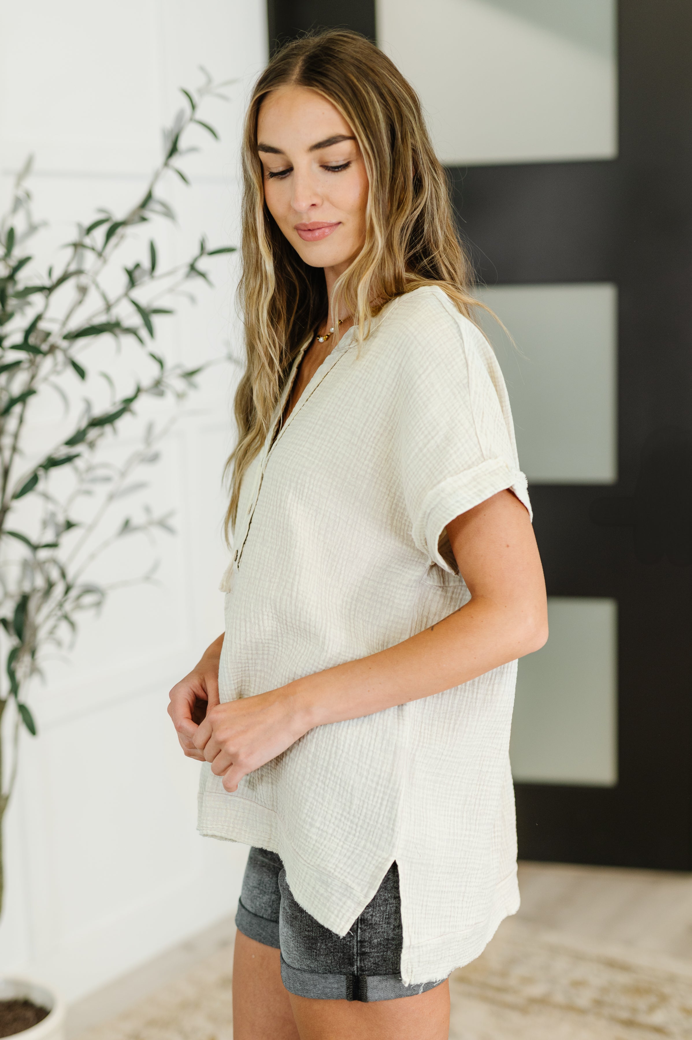 Basic Fade V-Neck Acid Wash Top in Sand Beige