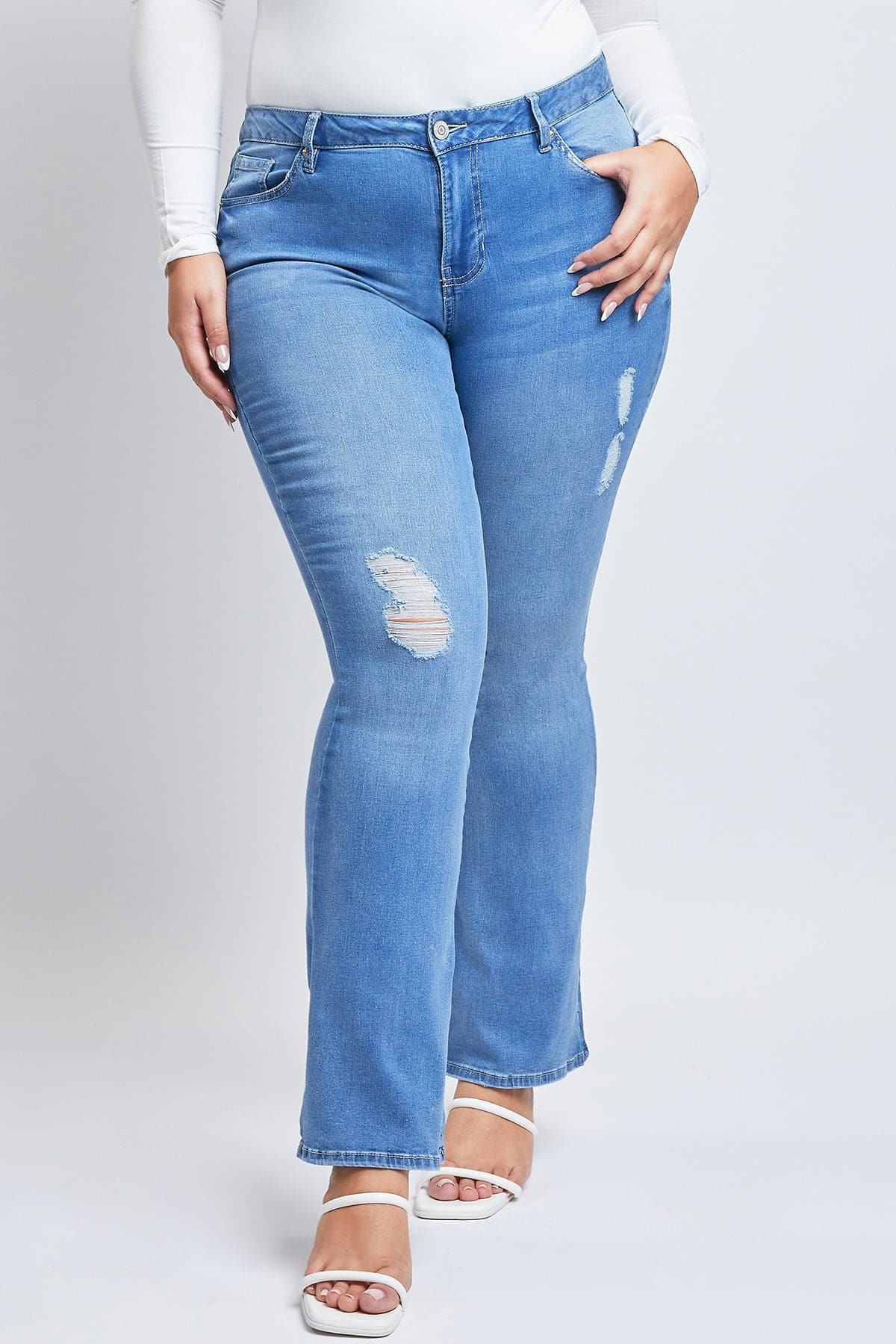 Plus Size Basic Flare Jeans