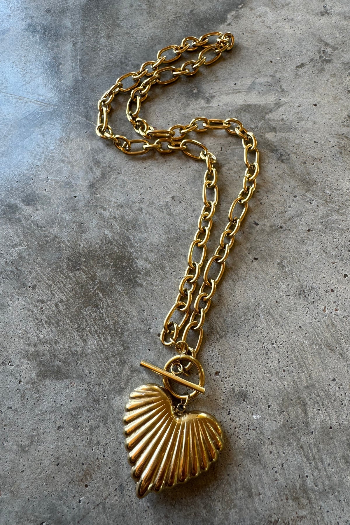 SHELL HEART NECKLACE