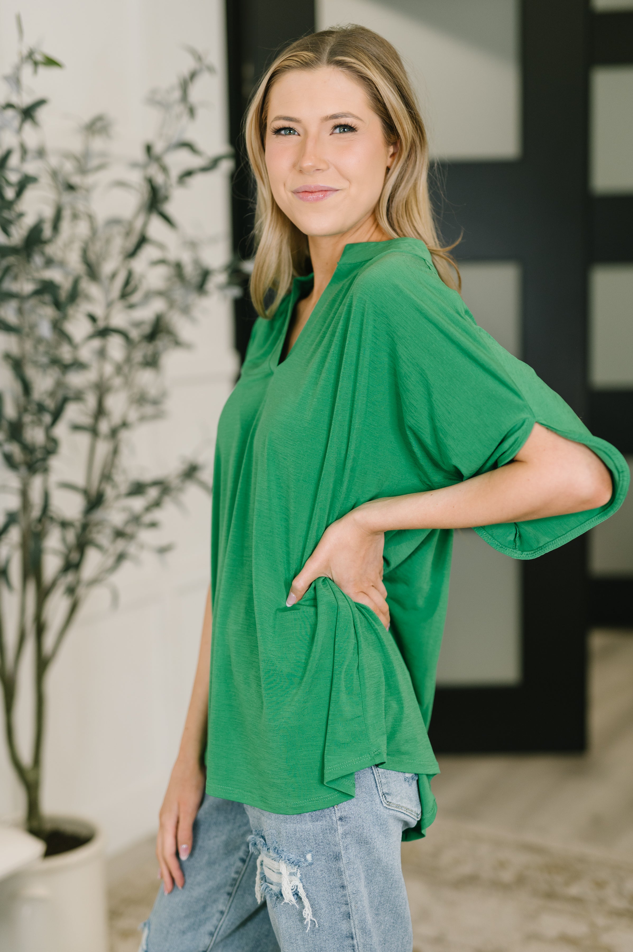 Lizzy Breeze Top in Kelly Green