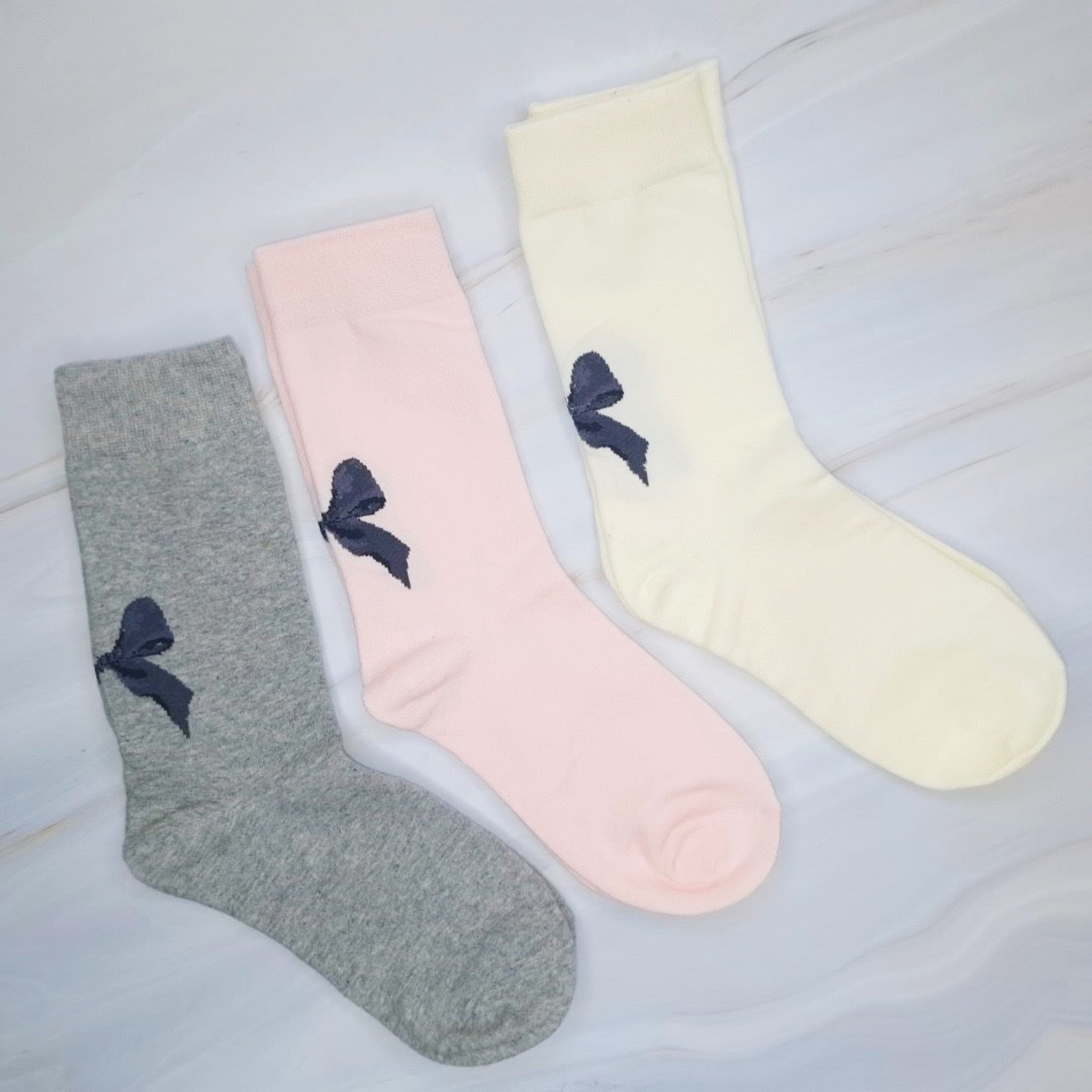 Lovely Bow On The Back Socks Set Of 3
