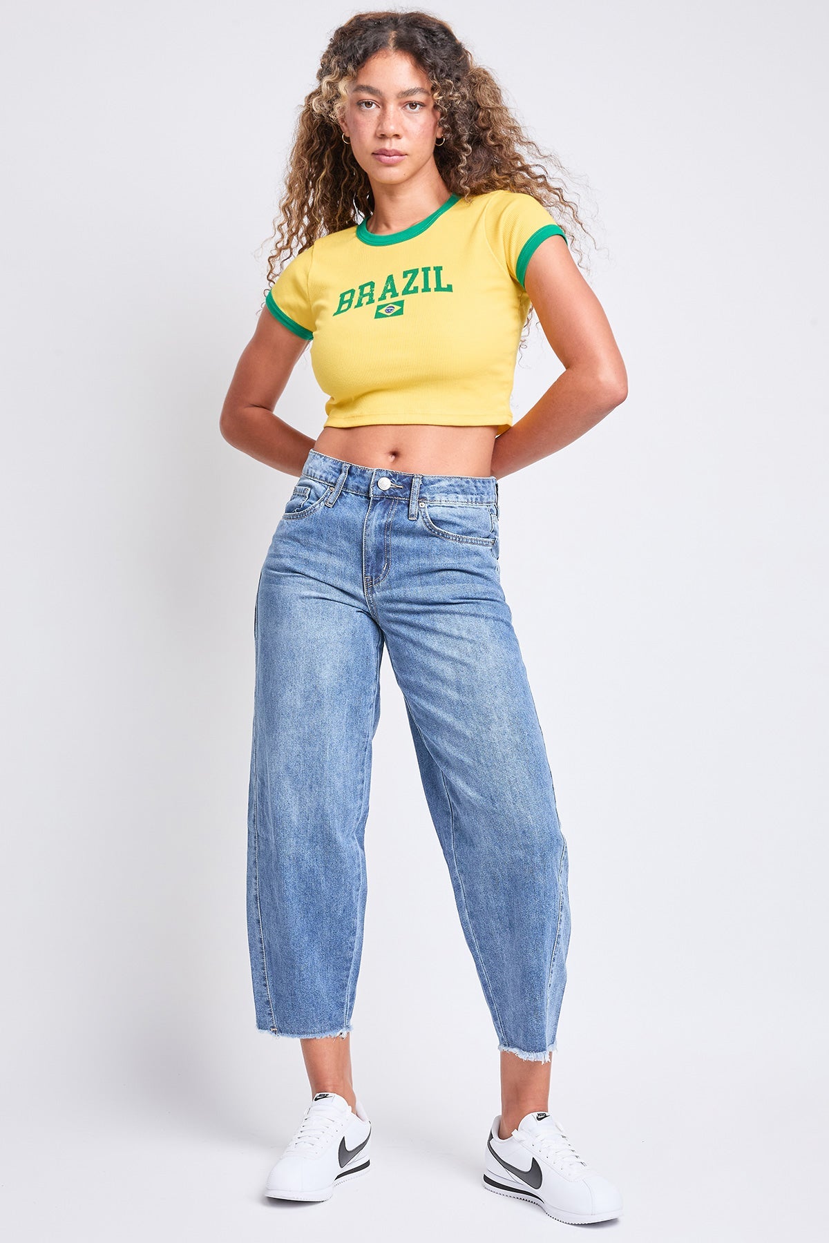 Baggy Cropped Frayed Barrel Jeans