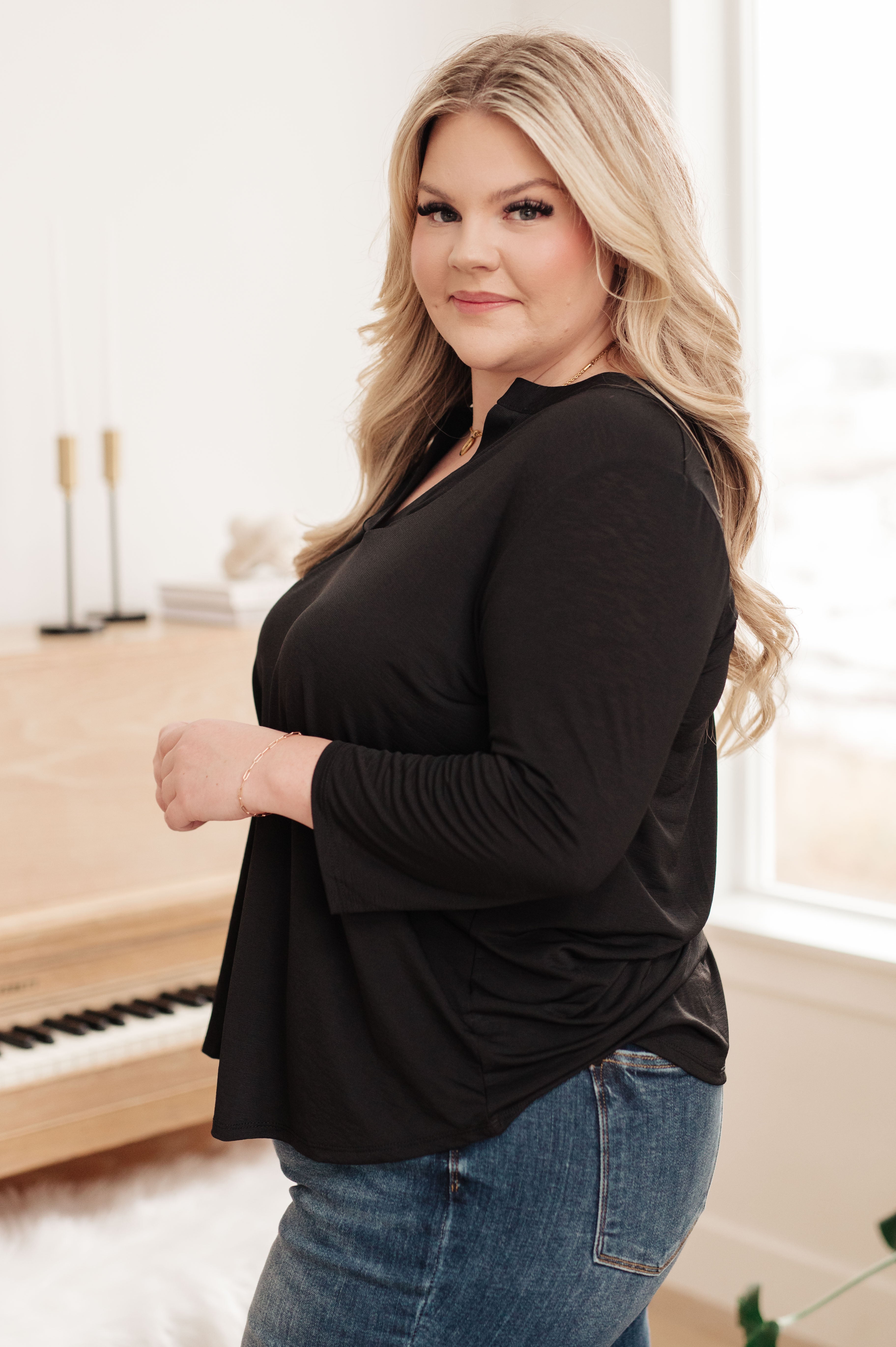 So Outstanding Top in Black - Small