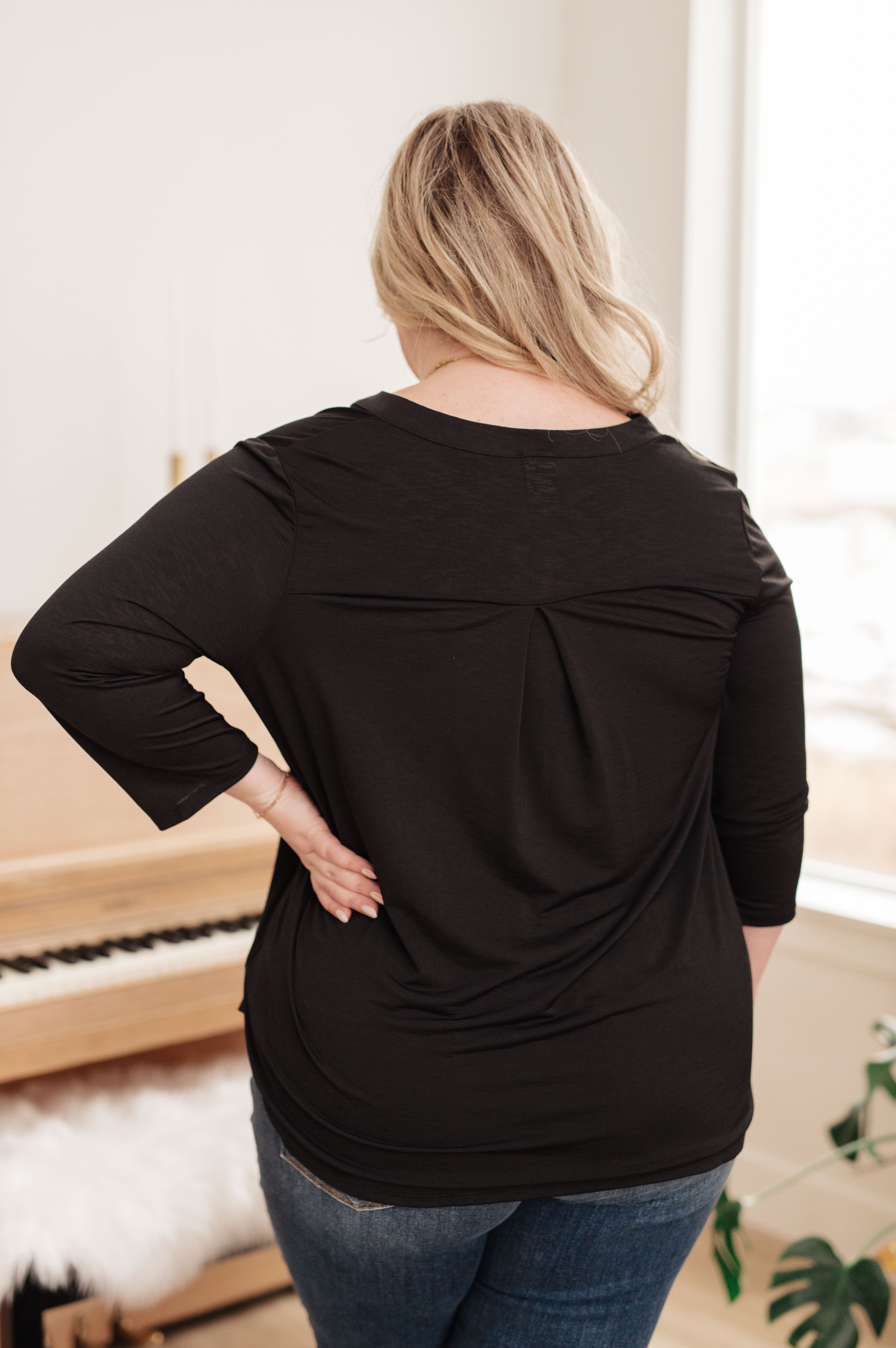 So Outstanding Top in Black - Small