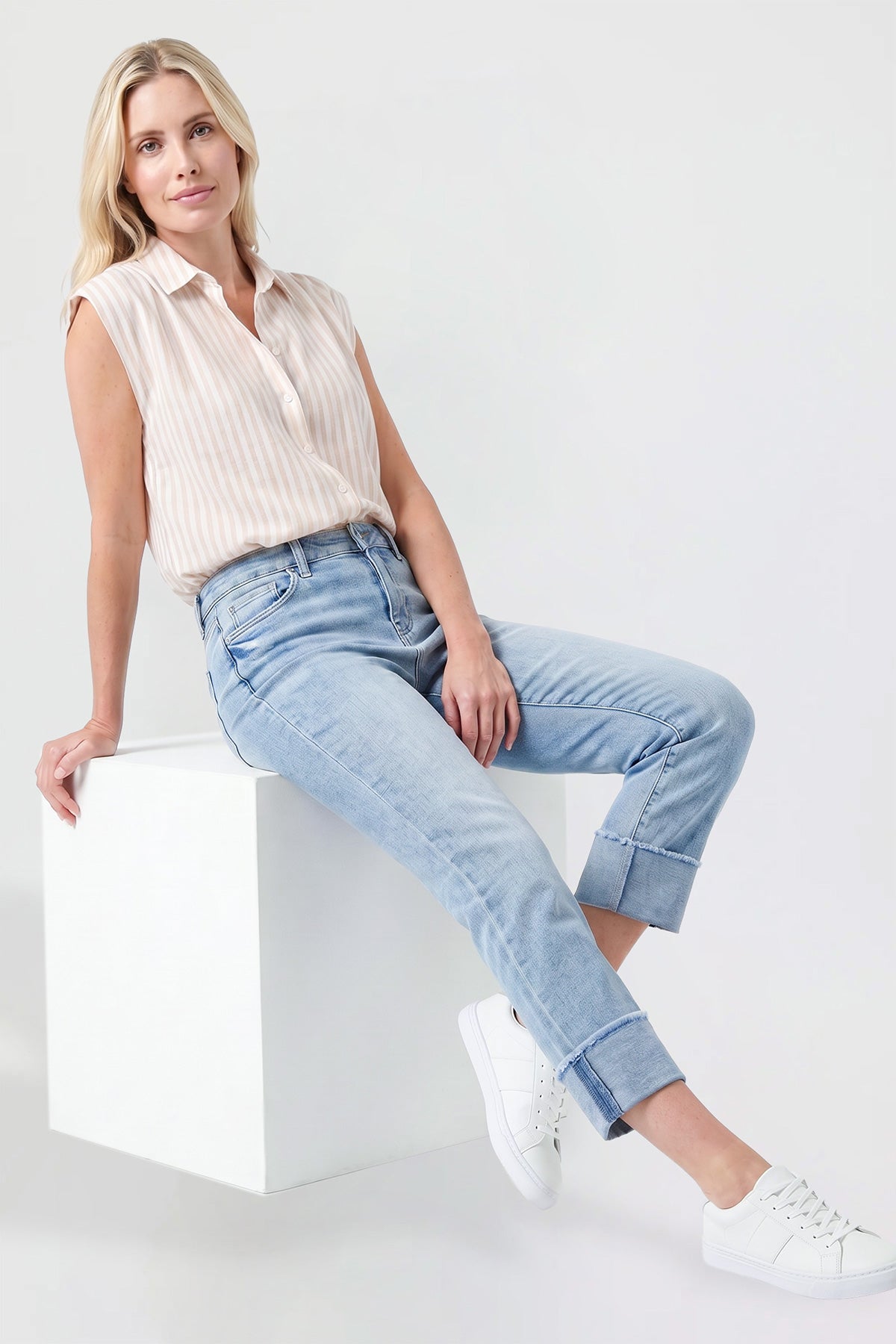 Premium Stretch Cropped Mega Cuff Jeans