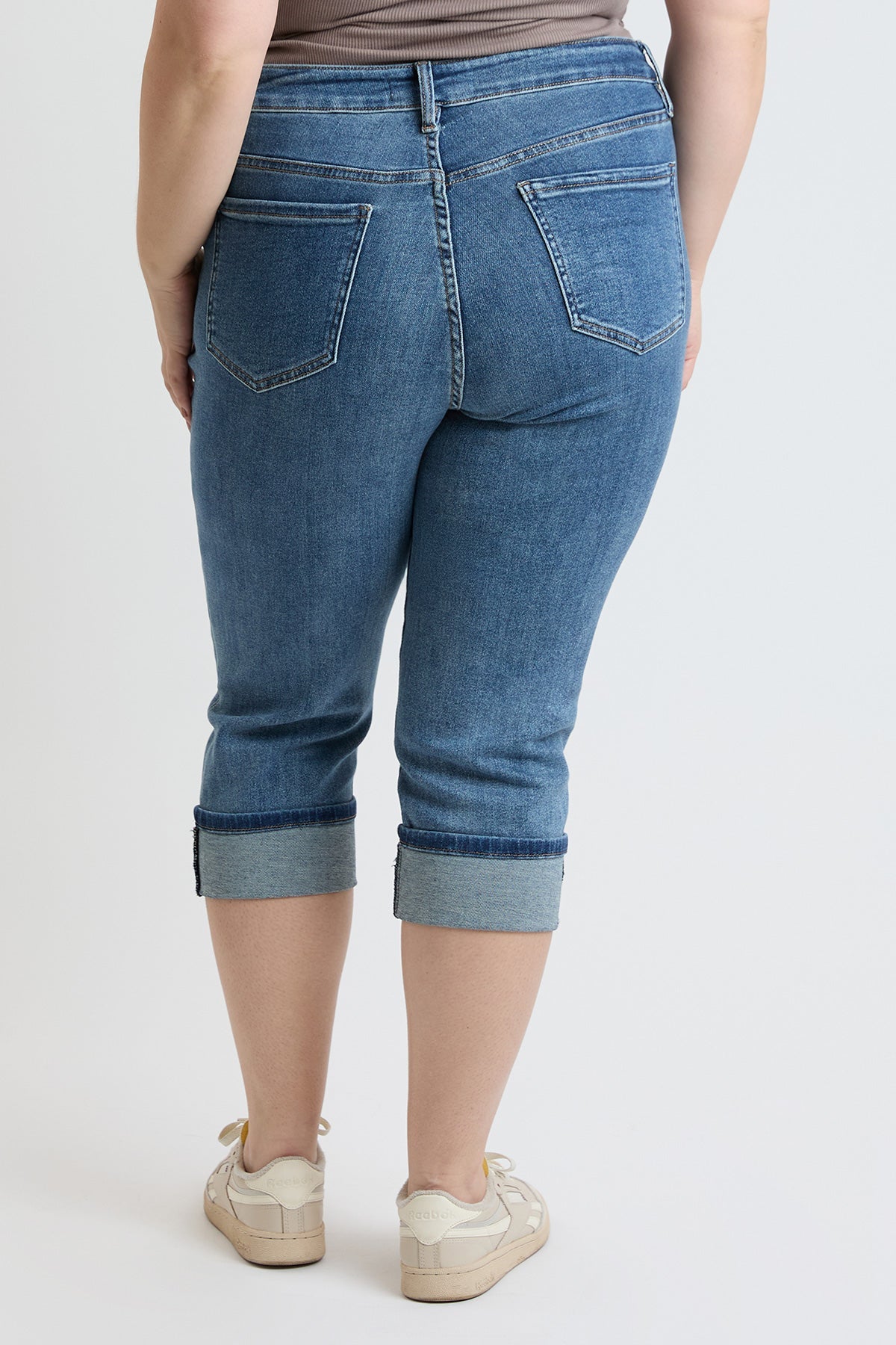 Curvy Premium Stretch Cuff Essential Capri