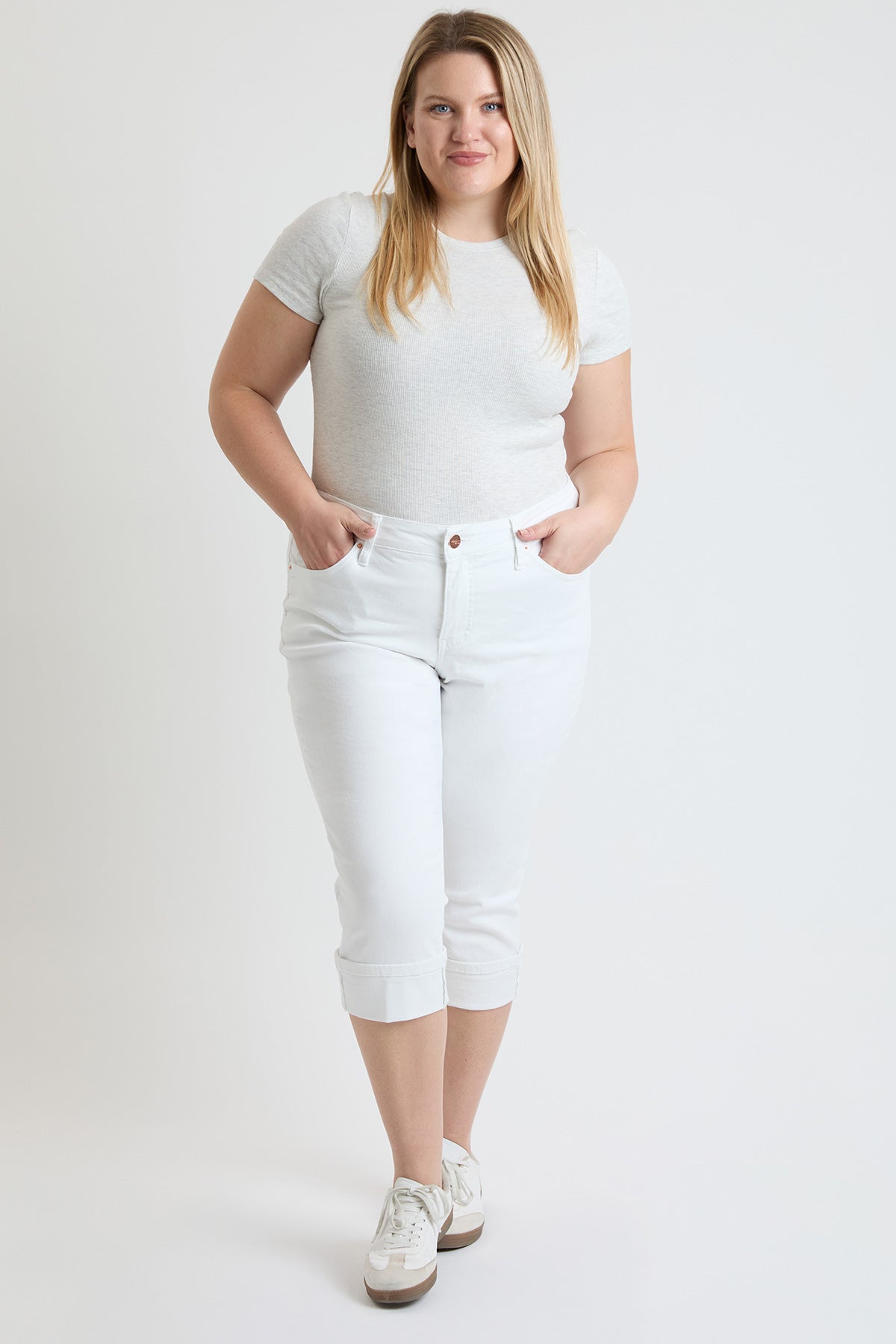 Curvy Premium Stretch Cuff Essential Capri
