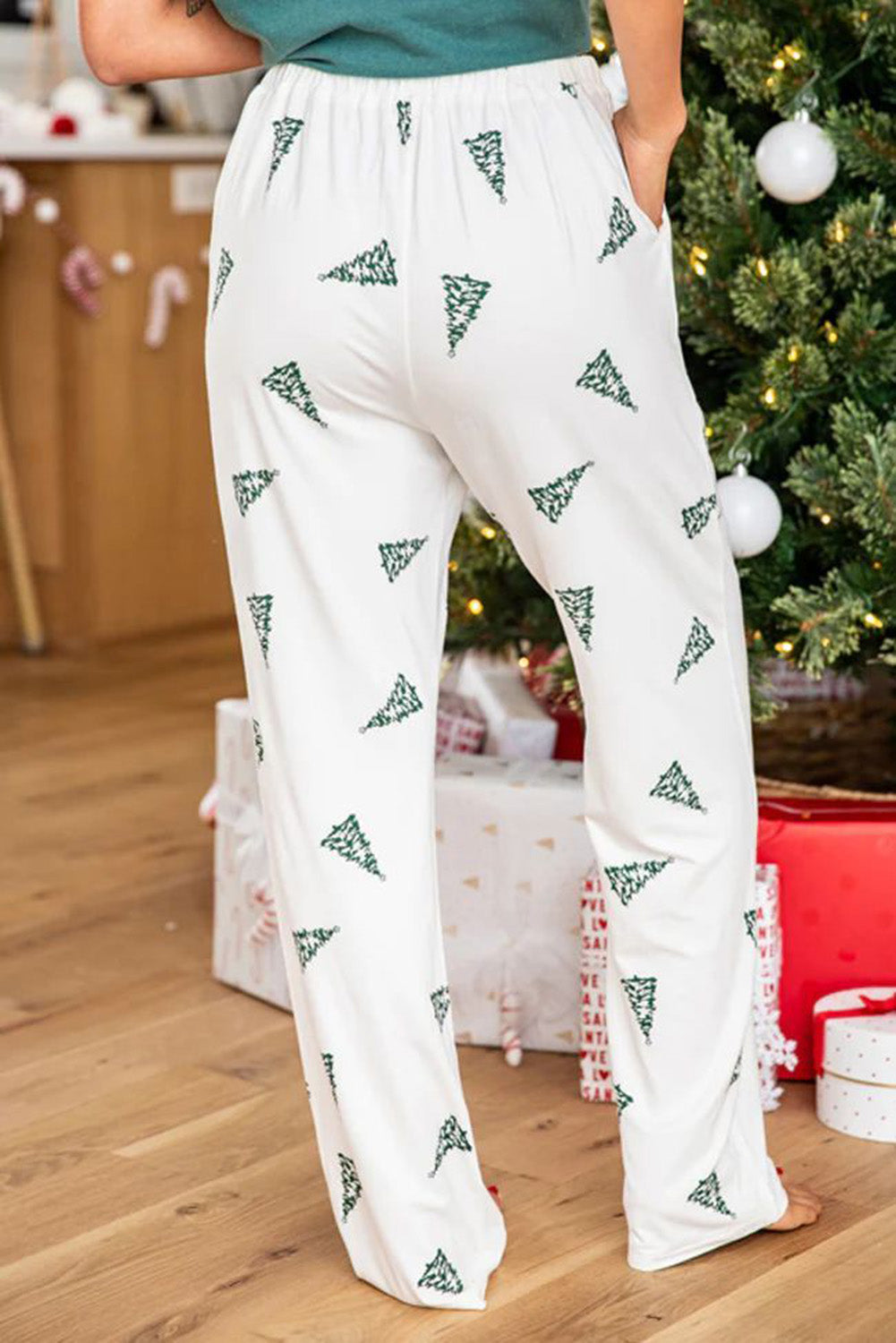 PRE-ORDER: Christmas Tree Print Tee & White Pants Loungewear Set