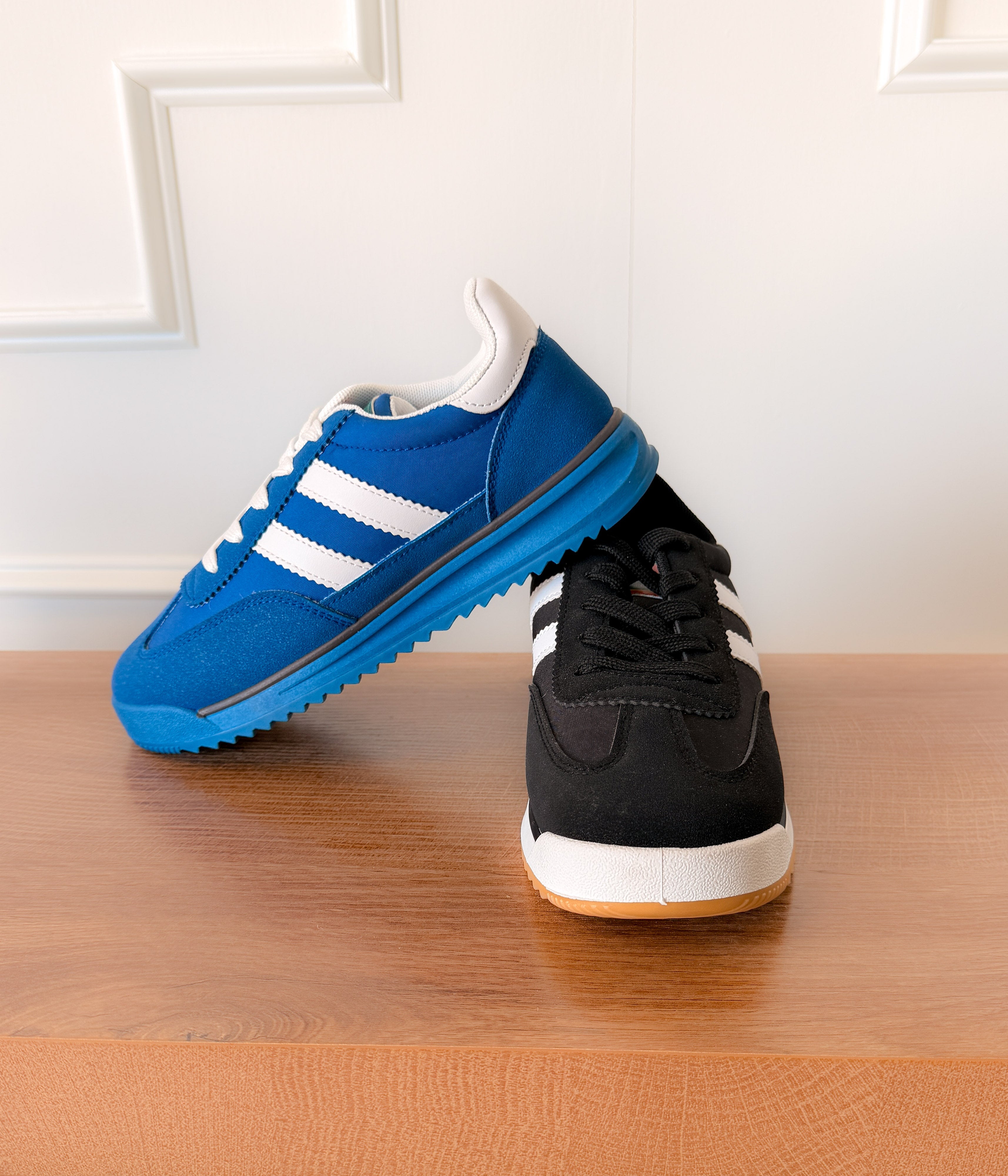 Tokyo Dual Stripe Sneakers in Blue