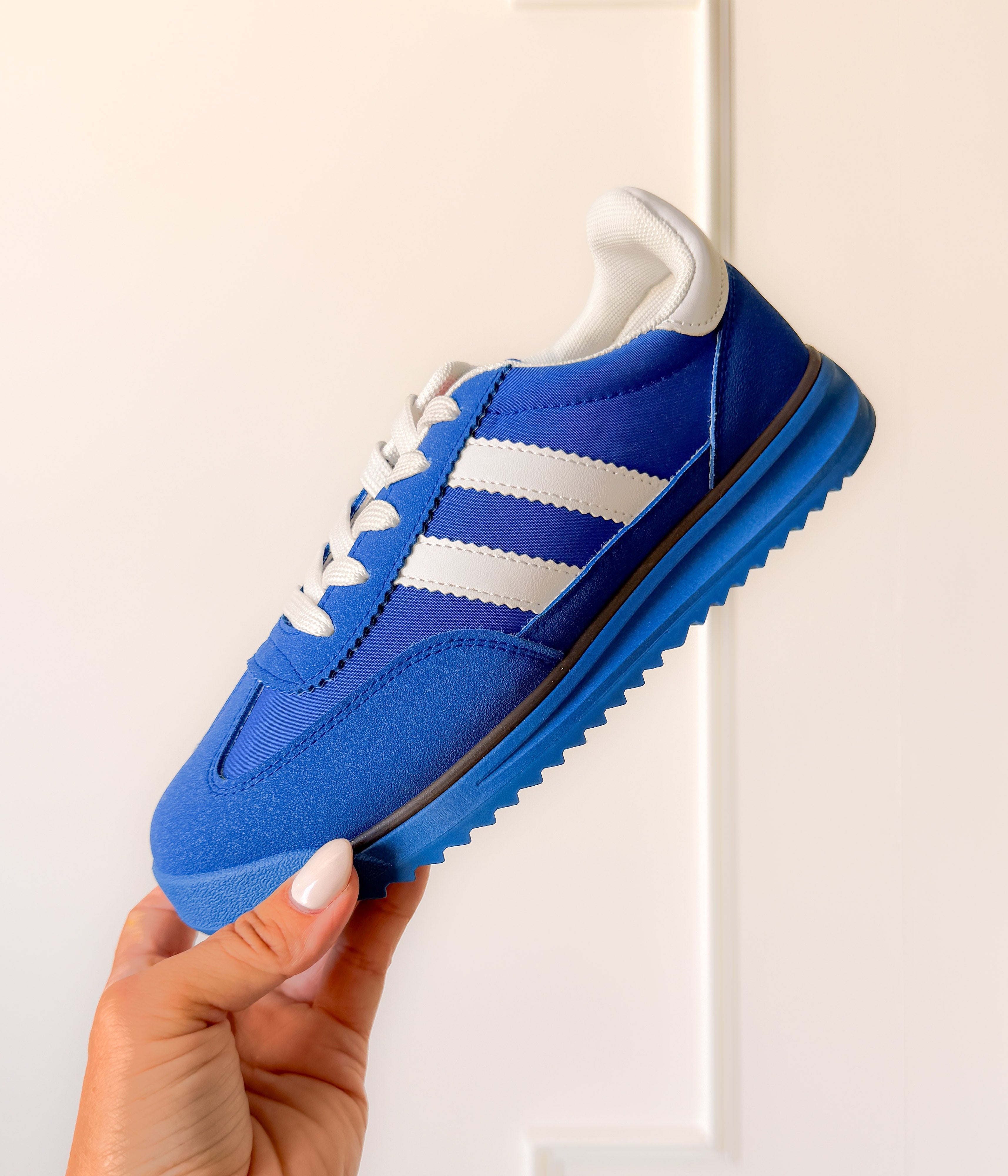 Tokyo Dual Stripe Sneakers in Blue