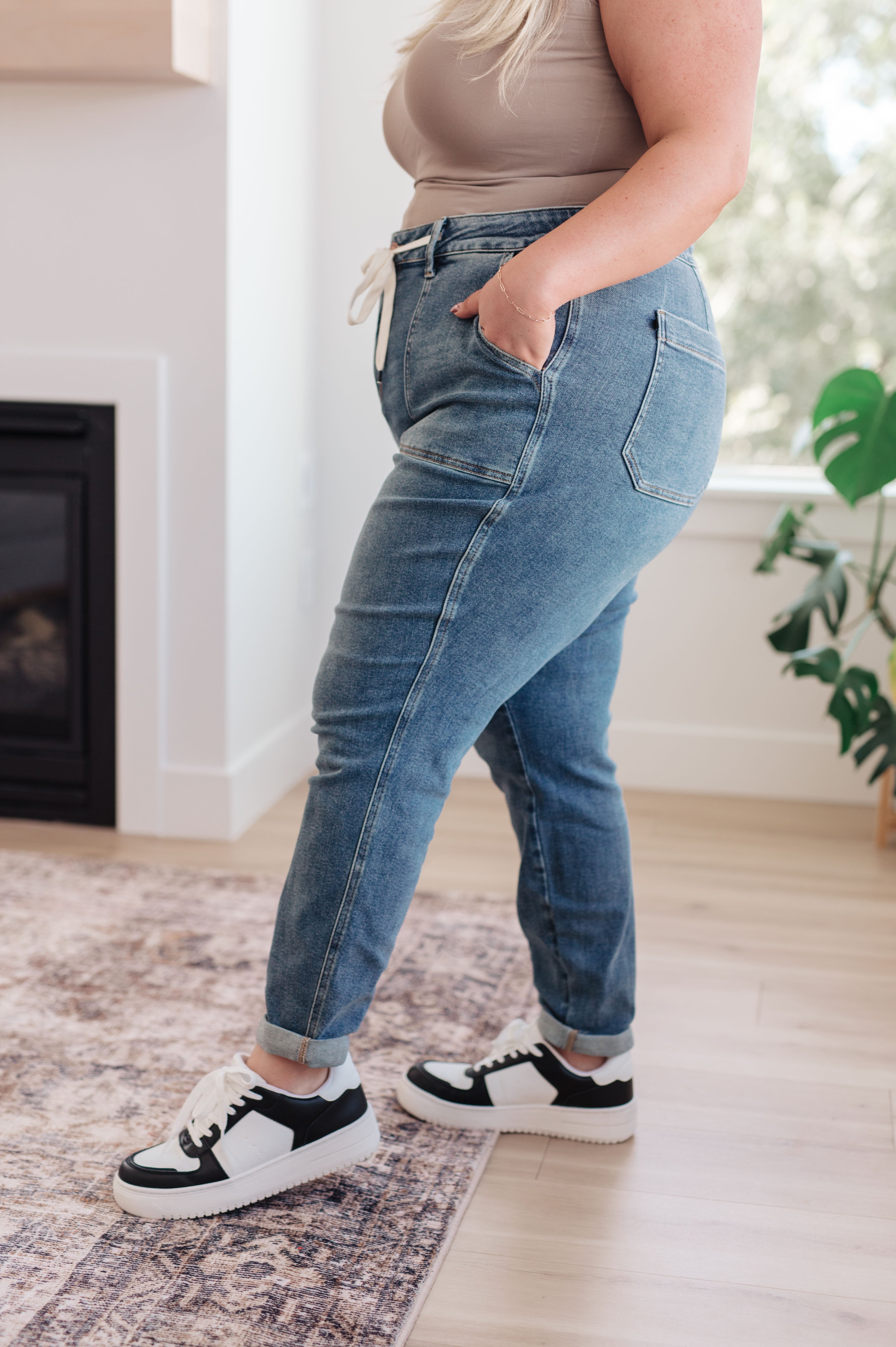 Payton Pull On Denim Joggers in Medium Wash - 24W