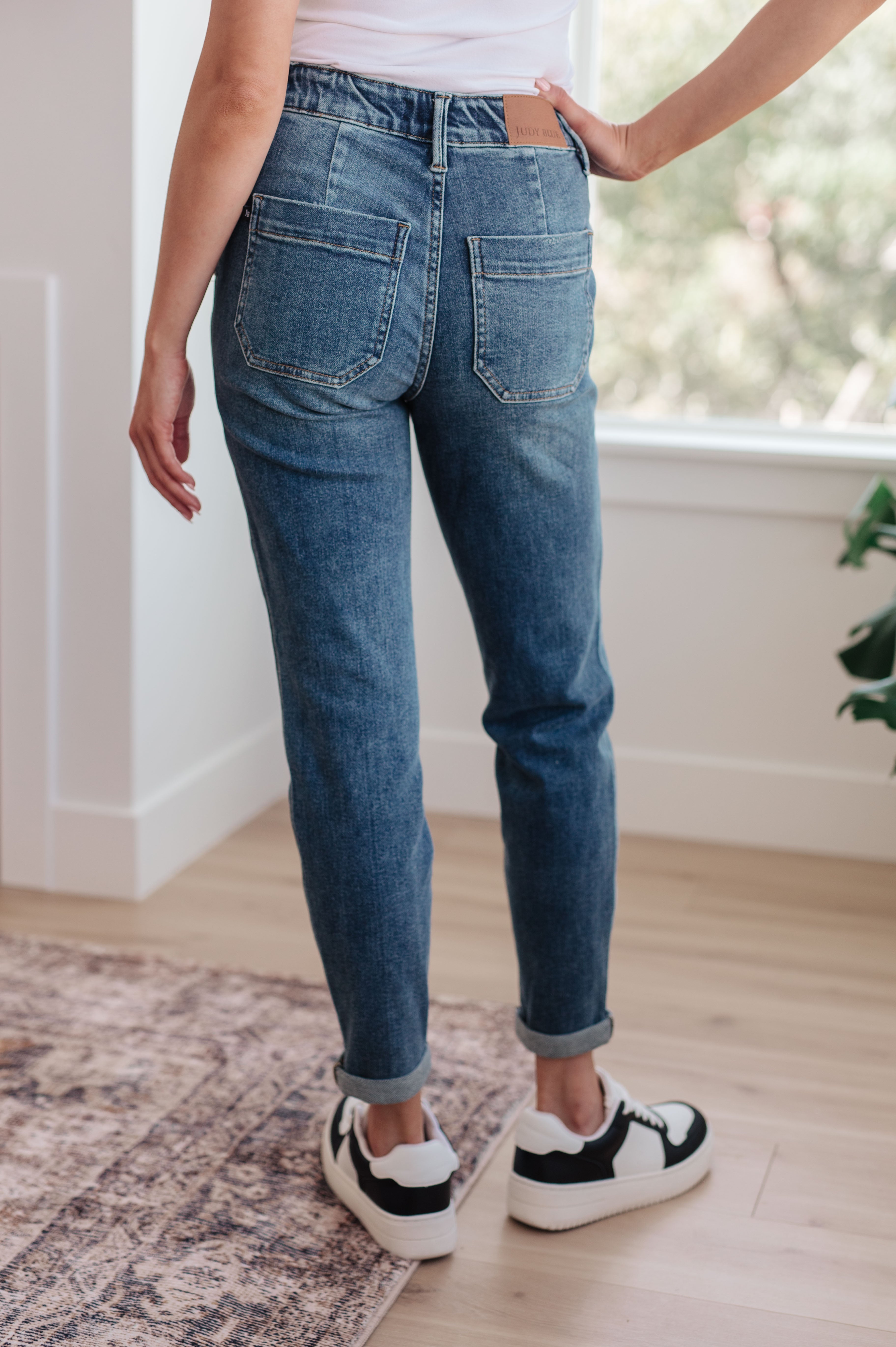 Payton Pull On Denim Joggers in Medium Wash - 24W