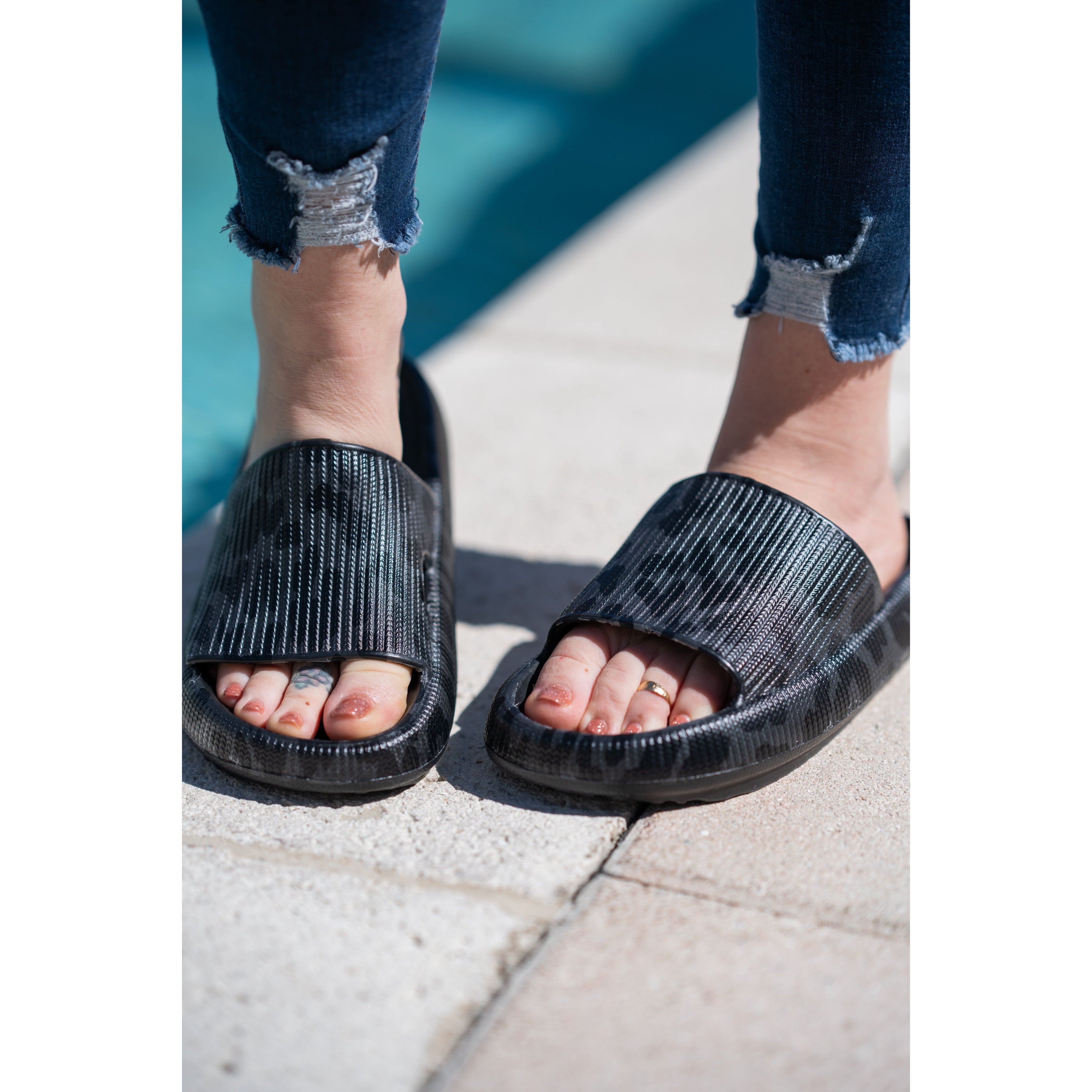 BLACK LEOPARD Beach or Casual Slides