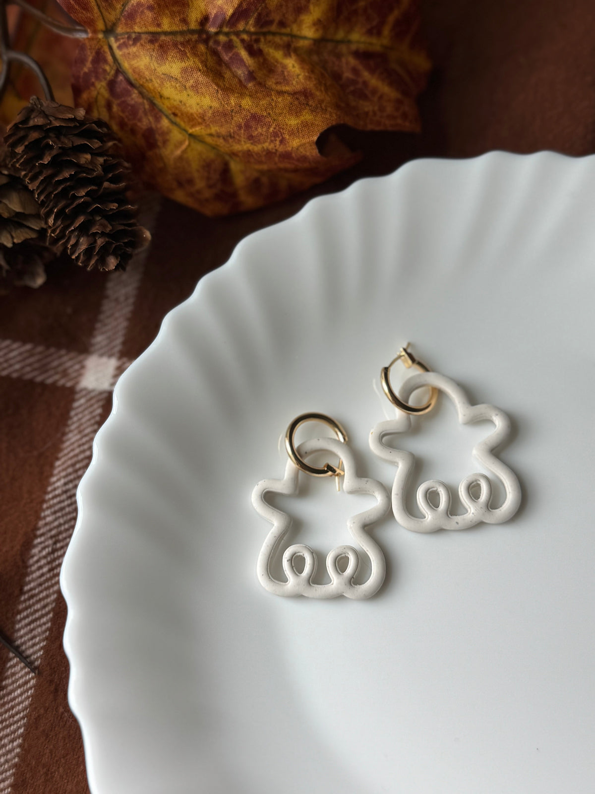 Ghost Outline Hoops