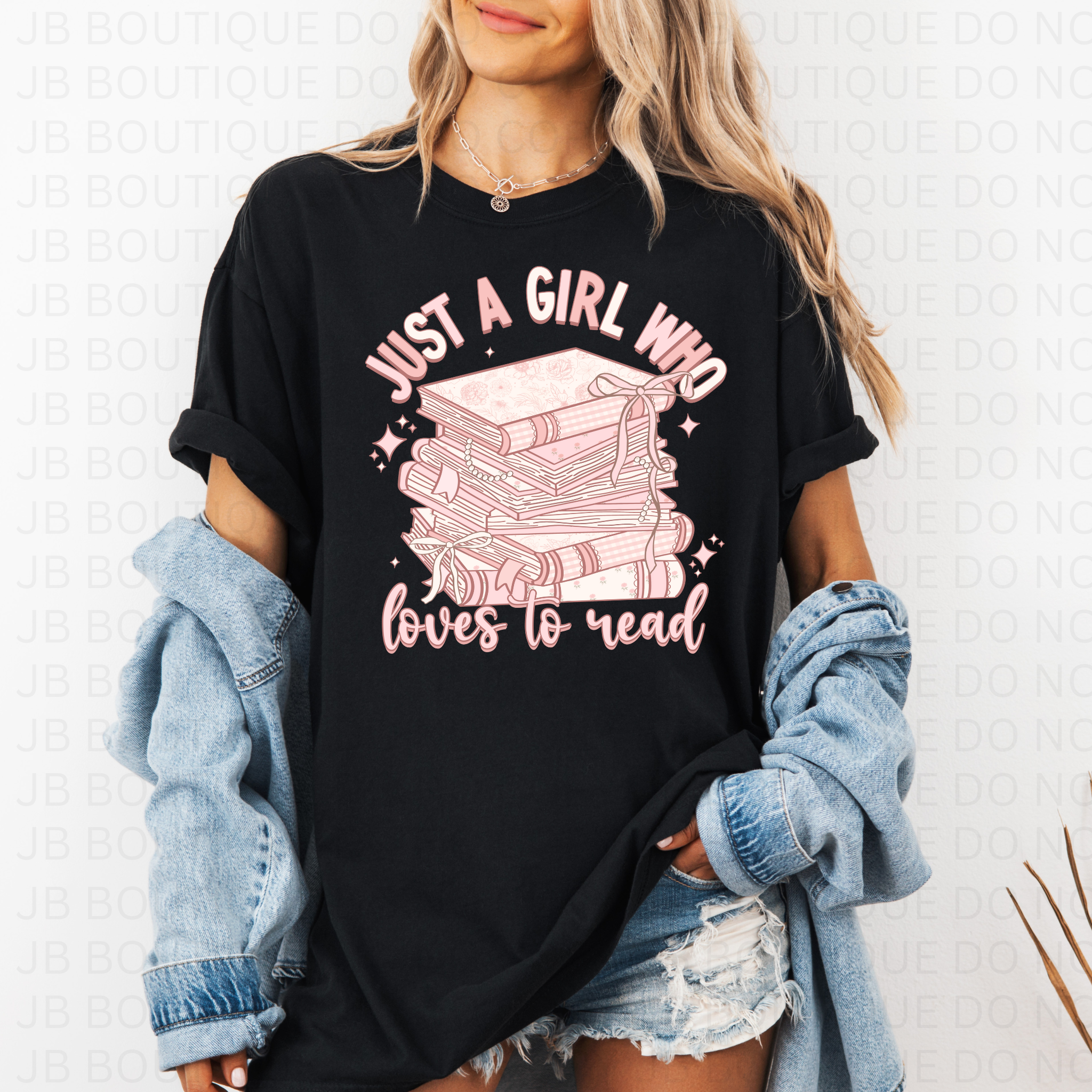 A girl who loves the read Tee