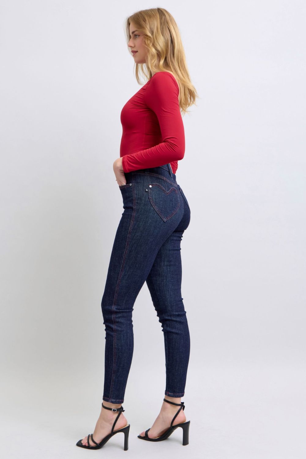 Heart Shaped Back Pockets Skinny Jeans