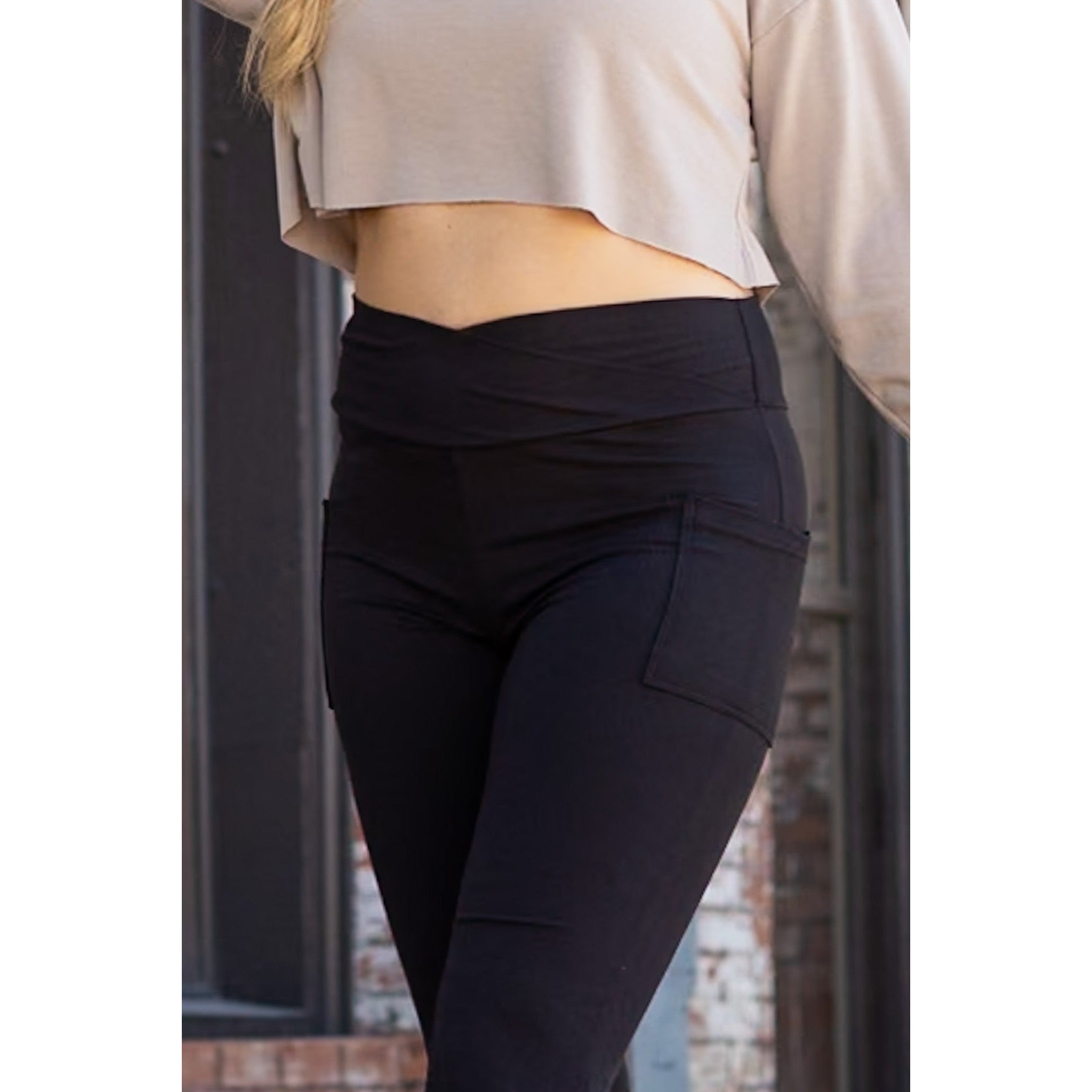 The Liz - Crossover 30"  Bootcut Leggings with Pockets