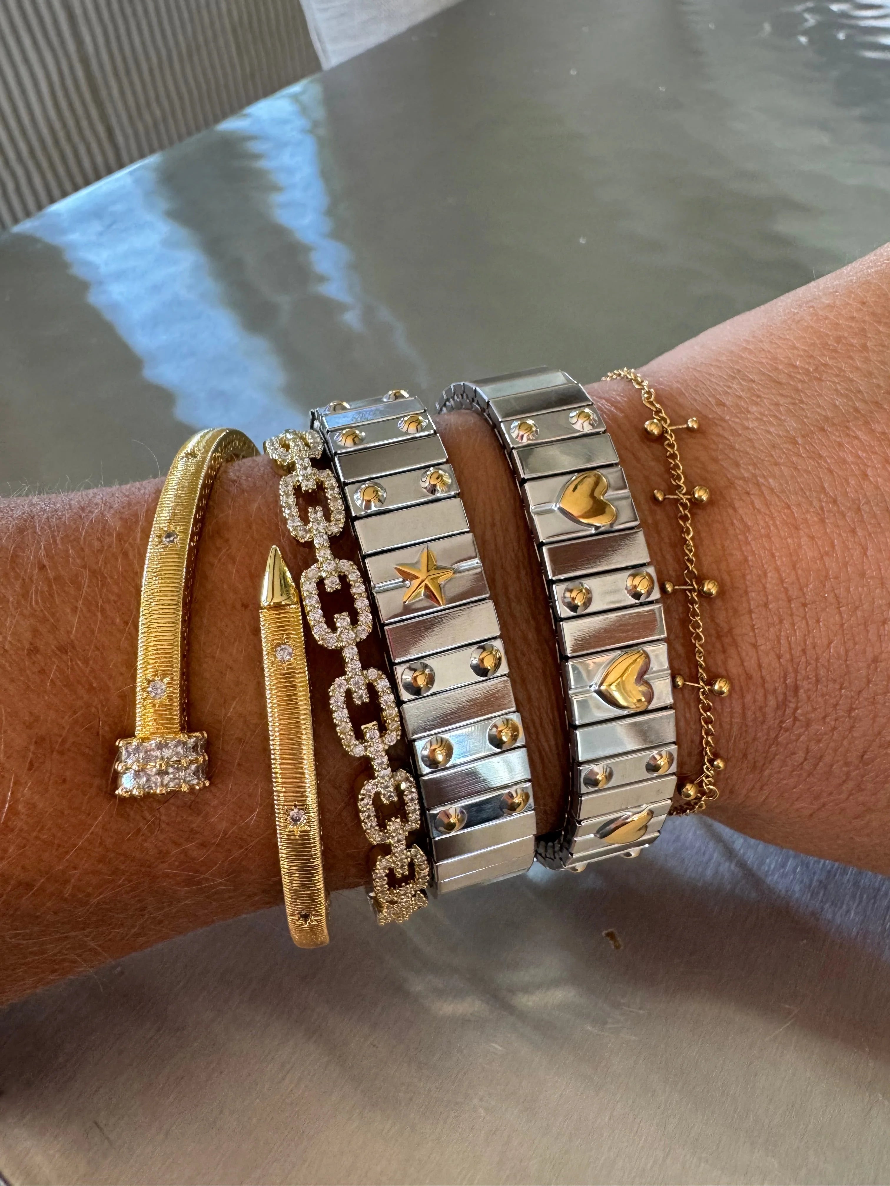 GOLDEN SPARK BANGLE