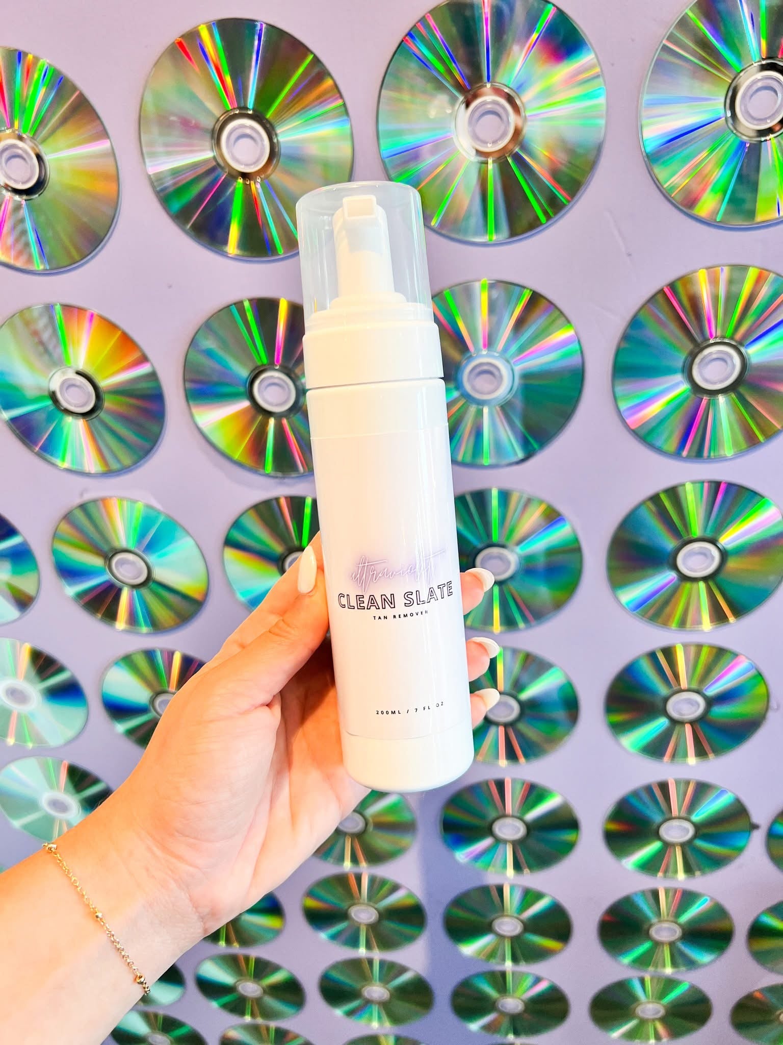 PRE-ORDER: Ultra Violet Clean Slate Tan Remover