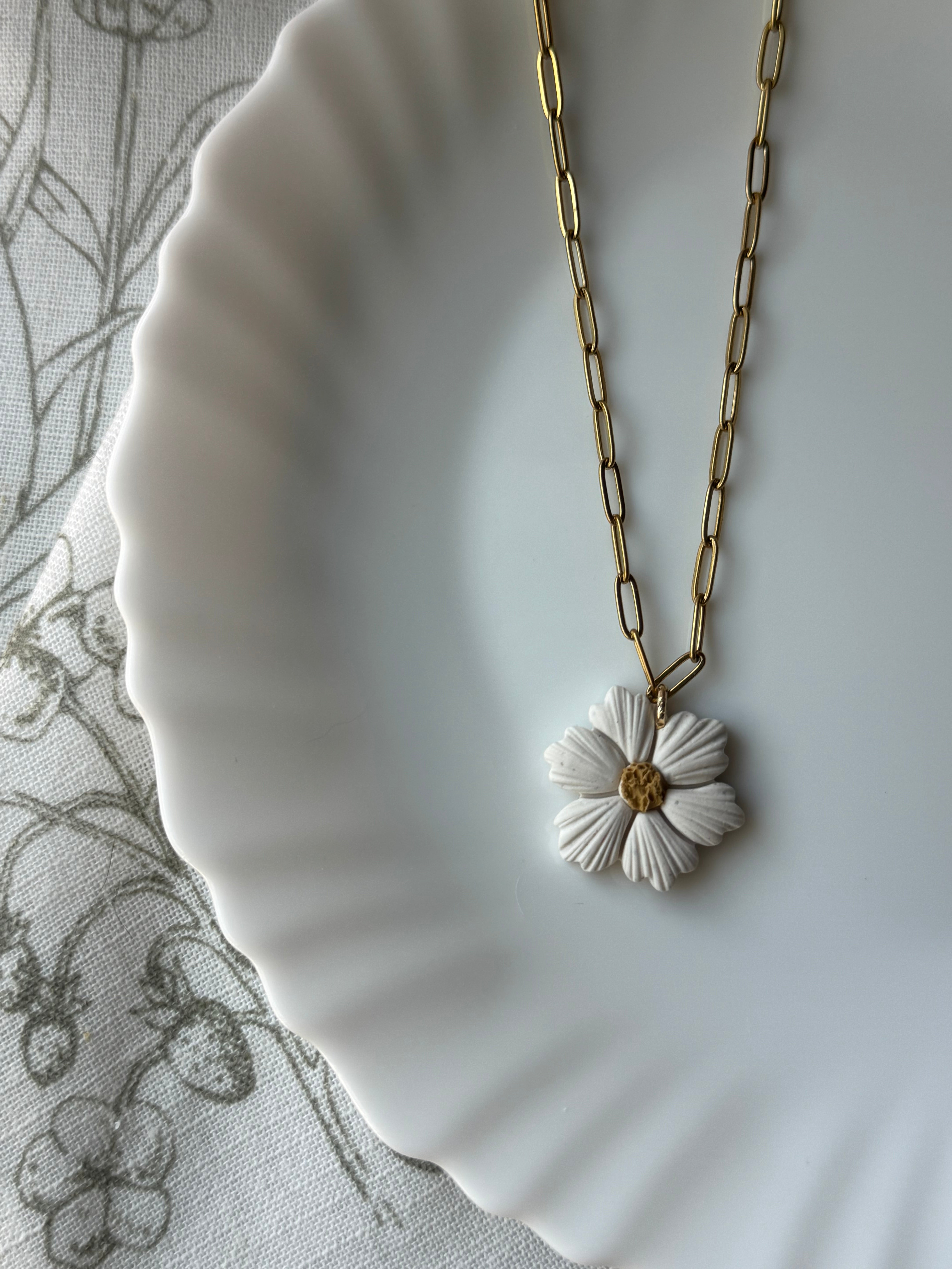 White Flower Necklace