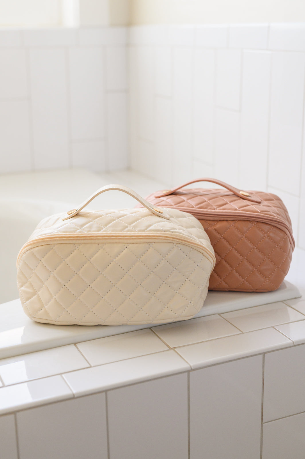 Large Capacity Quilted Makeup Bag