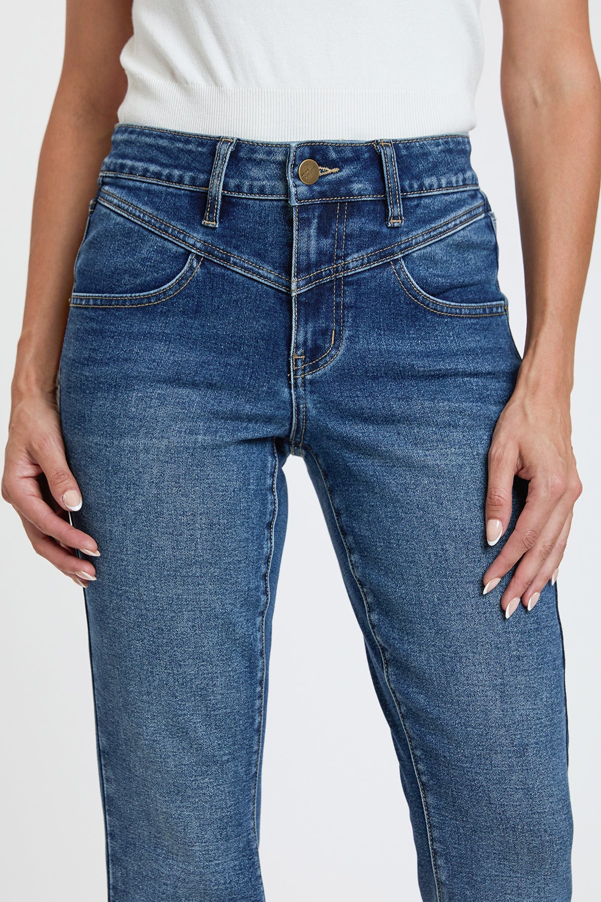 Contour V-Front Bootcut Jeans
