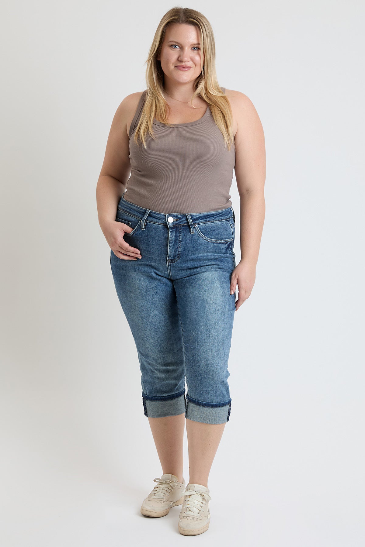 Curvy Premium Stretch Cuff Essential Capri