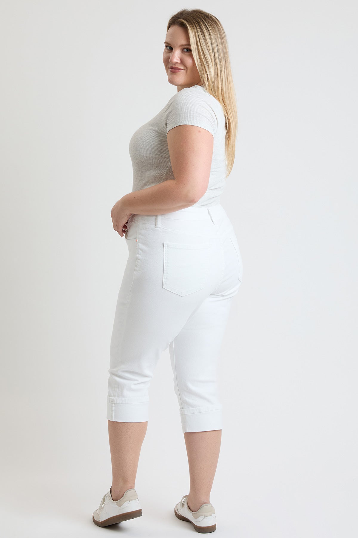 Curvy Premium Stretch Cuff Essential Capri
