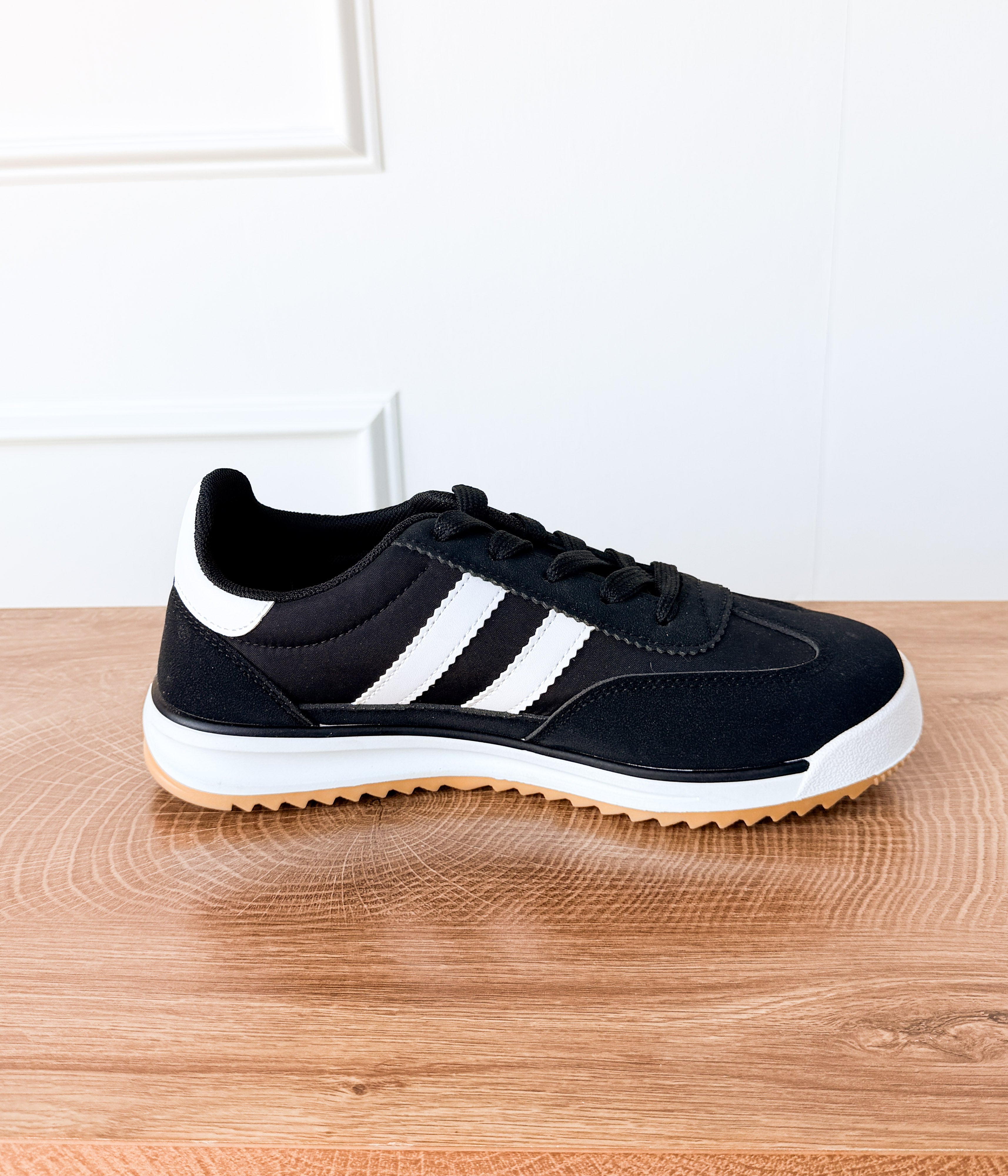Tokyo Dual Stripe Sneakers in Black