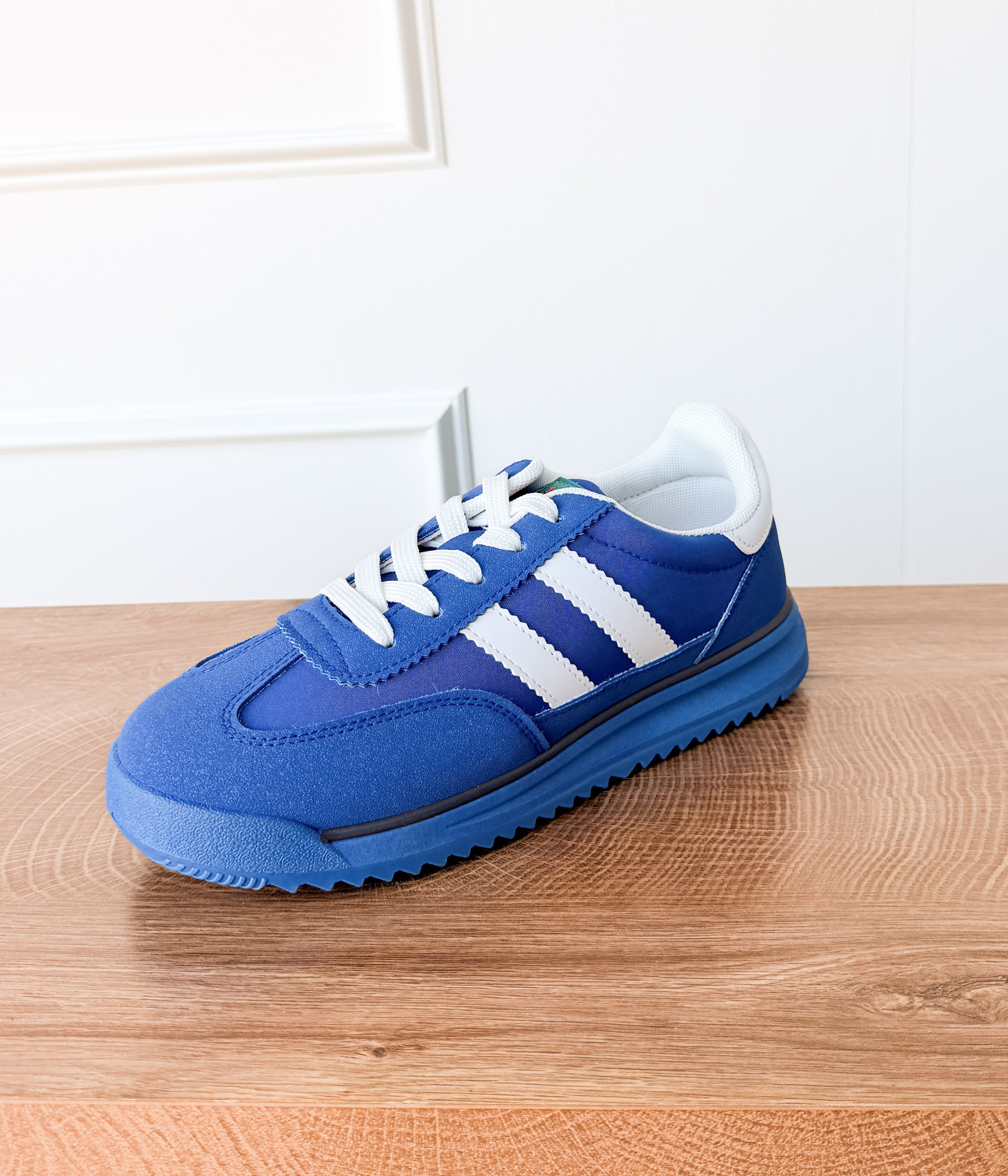 Tokyo Dual Stripe Sneakers in Blue